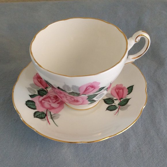 PINK ROSE GOLD TRIM GROSVENOR BONE CHINA ENGLAND TEACUP SAUCER SET SCALLOPED - Picture 7 of 14